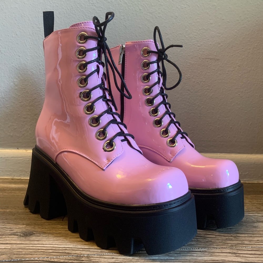 🚫SOLD🚫 💖 LAMODA BUBBLEGUM PINK LACE UP PLATFORM COMBAT BOOTS 💖